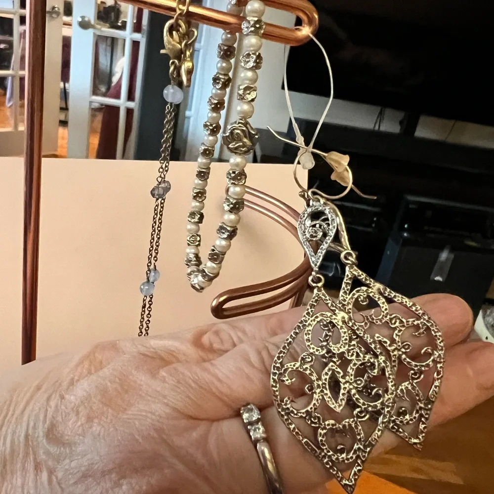 Elegant Jewelry Stand with Copper and Cream Finish